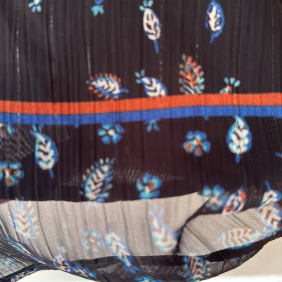 Black floral blouse - Picture 4 of 11